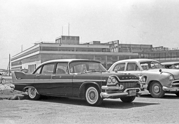 58-1 008-07＊ 1958 Dodge Kingsway 4dr. Sedan.JPG